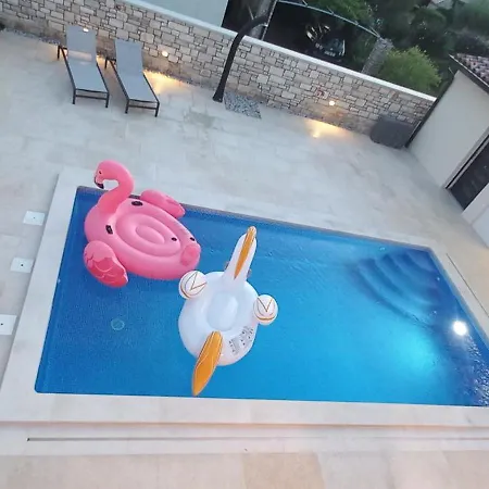 Faro - New House, Near Beaches, Heated Pool, Playroom, Bbq, Salvore - Istria Basanija