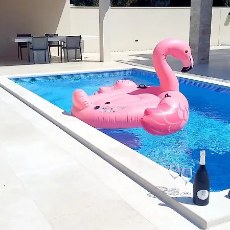 Faro - New House, Near Beaches, Heated Pool, Playroom, Bbq, Salvore - Istria * Basanija