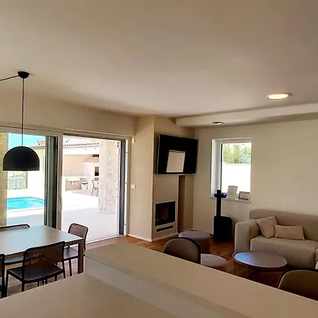 Faro - New House, Near Beaches, Heated Pool, Playroom, Bbq, Salvore - Istria Basanija