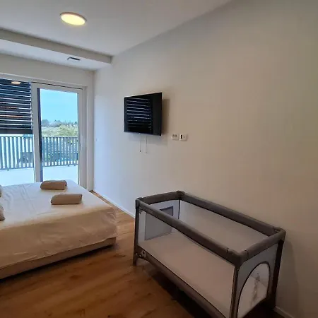 فيلة Faro - New House, Near Beaches, Heated Pool, Playroom, Bbq, Salvore - Istria Bašanija