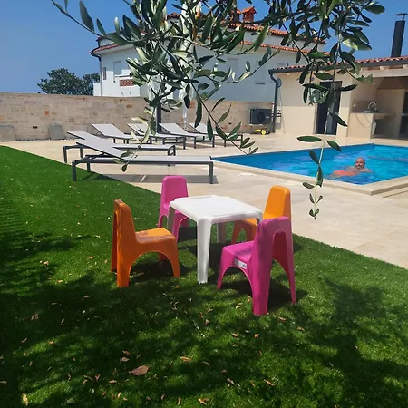 Faro - New House, Near Beaches, Heated Pool, Playroom, Bbq, Salvore - Istria Basanija