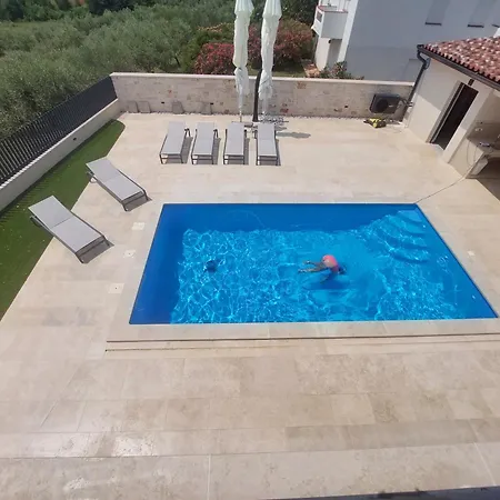 Faro - New House, Near Beaches, Heated Pool, Playroom, Bbq, Salvore - Istria * Basanija
