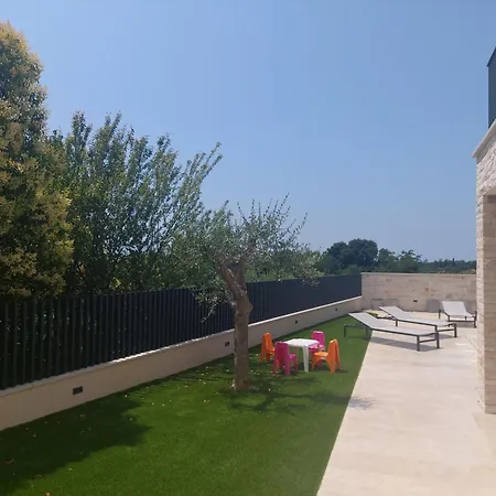فيلة Faro - New House, Near Beaches, Heated Pool, Playroom, Bbq, Salvore - Istria Bašanija